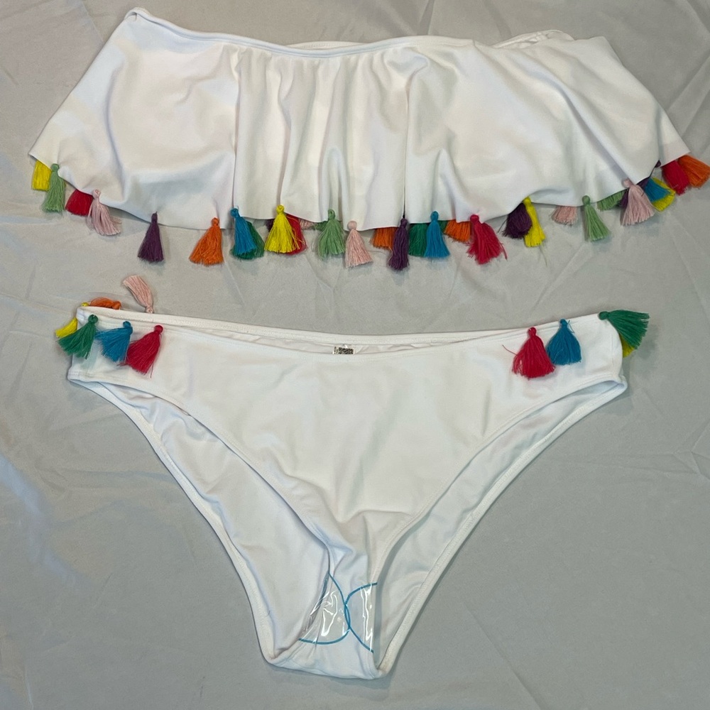 ASOS‎ White fridge bikini top and bottom. Size 14